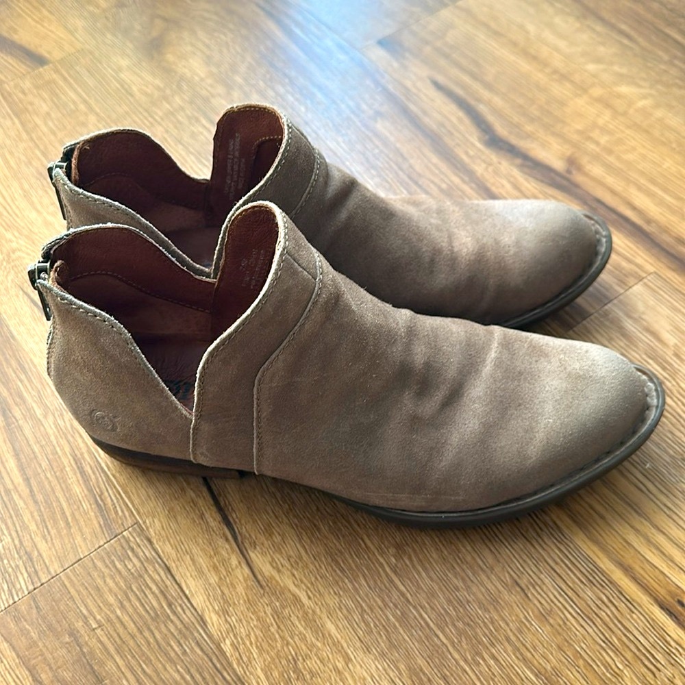 Born bootie, back zip, tan, size 7.5